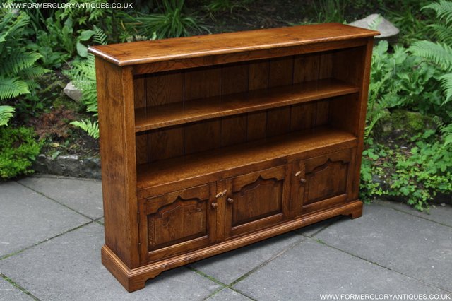 Image 47 of TITCHMARSH GOODWIN STYLE OAK OPEN BOOKCASE CD DVD CABINET