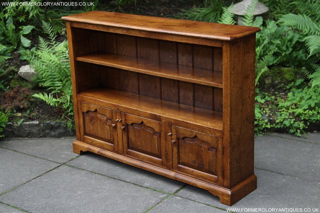 Image 49 of TITCHMARSH GOODWIN STYLE OAK OPEN BOOKCASE CD DVD CABINET