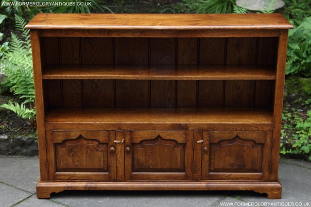 Image 50 of TITCHMARSH GOODWIN STYLE OAK OPEN BOOKCASE CD DVD CABINET