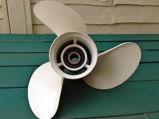 Preview of the first image of SUZUKI OUTBOARD PROPELLER.