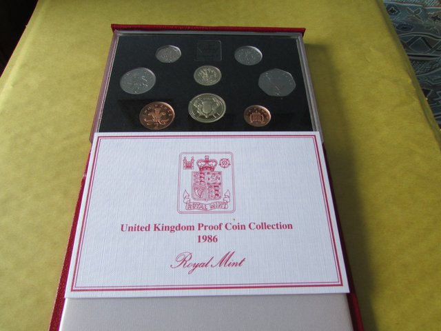 Preview of the first image of 1986 ROYAL MINT DELUXE PROOF SET..