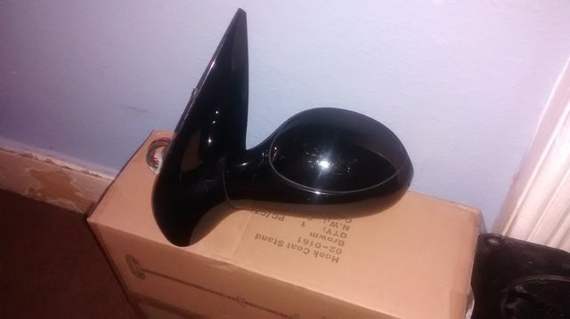 Image 2 of Peugeot 206 Nearside gloss black electric mirror