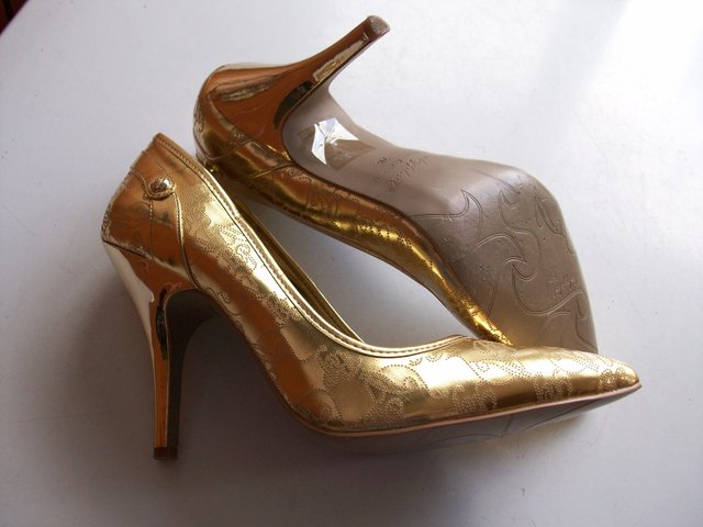 Preview of the first image of Babyphat GOLD EMBROIDER EFFECT STILETTO SHOES US7B UK5 GC.