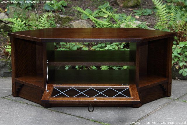 Image 11 of OLD MILL / CHARM OAK CORNER TV HI FI DVD STAND TABLE CABINET