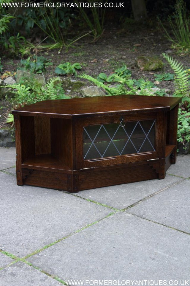 Image 15 of OLD MILL / CHARM OAK CORNER TV HI FI DVD STAND TABLE CABINET