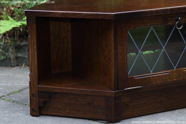 Image 24 of OLD MILL / CHARM OAK CORNER TV HI FI DVD STAND TABLE CABINET