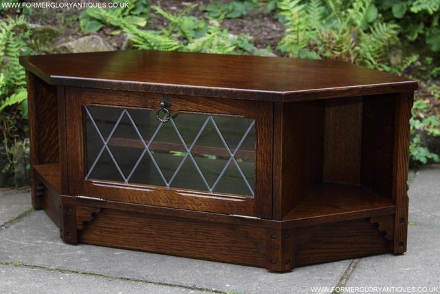 Image 25 of OLD MILL / CHARM OAK CORNER TV HI FI DVD STAND TABLE CABINET