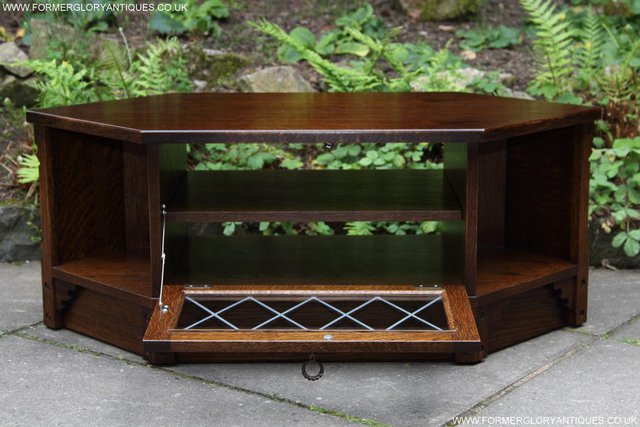 Image 33 of OLD MILL / CHARM OAK CORNER TV HI FI DVD STAND TABLE CABINET