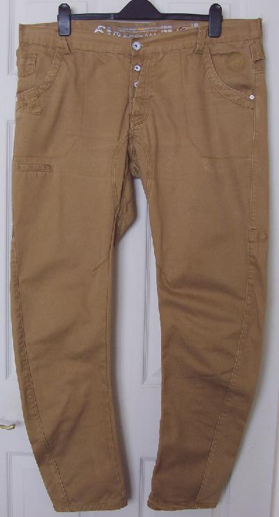 Preview of the first image of Men's ETO 9901 tapered leg jeans - sz 40R  B24.