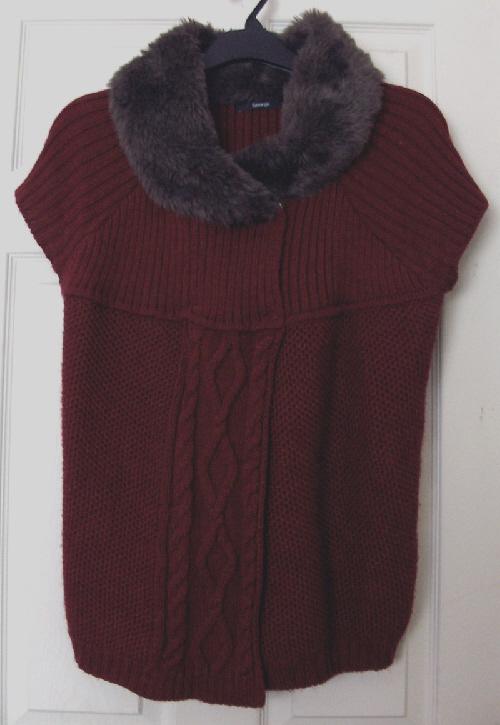 Preview of the first image of Ladies knitted sleeveless cardi with fur collar - sz 20  B24.