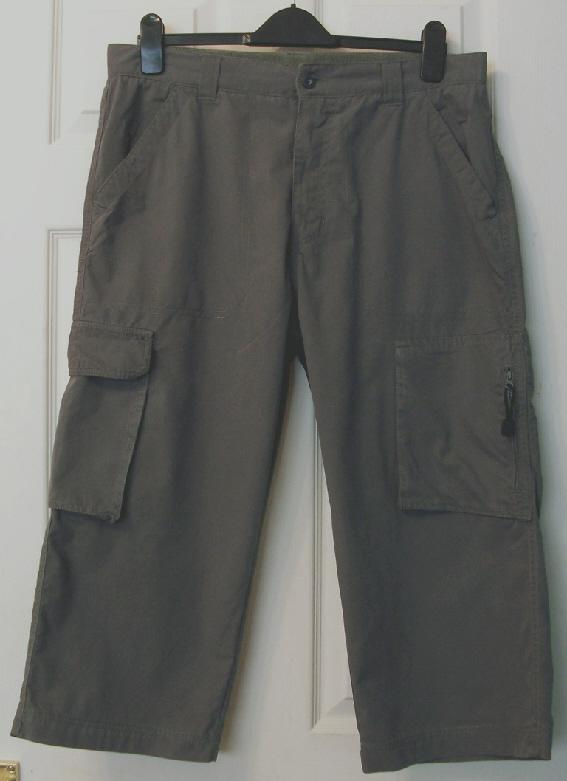 Preview of the first image of MENS CROPPED CARGO TROUSERS BY LEE COOPER - SZ 34" WAIST B18.