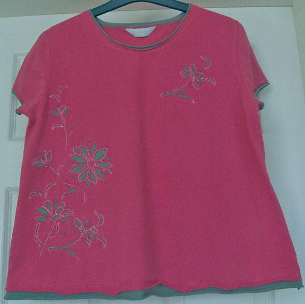 Preview of the first image of PRETTY CERISE MATERNITY TOP BY MOTHERCARE - SZ 16   B2.