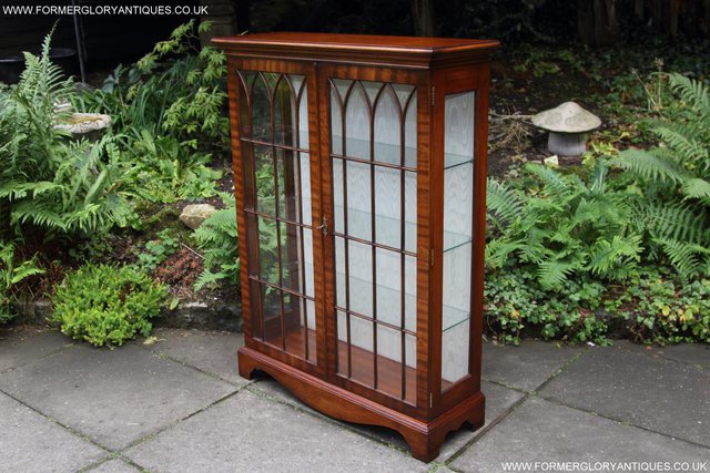Image 9 of BEVAN FUNNELL MAHOGANY DISPLAY CHINA CABINET BOOKCASE