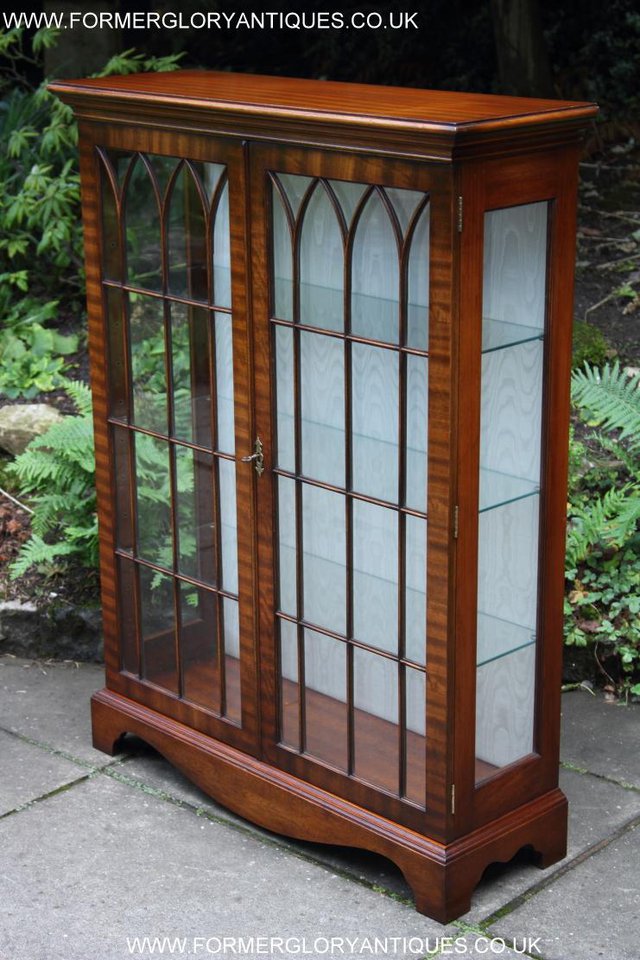 Image 11 of BEVAN FUNNELL MAHOGANY DISPLAY CHINA CABINET BOOKCASE