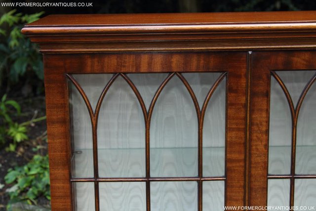 Image 12 of BEVAN FUNNELL MAHOGANY DISPLAY CHINA CABINET BOOKCASE