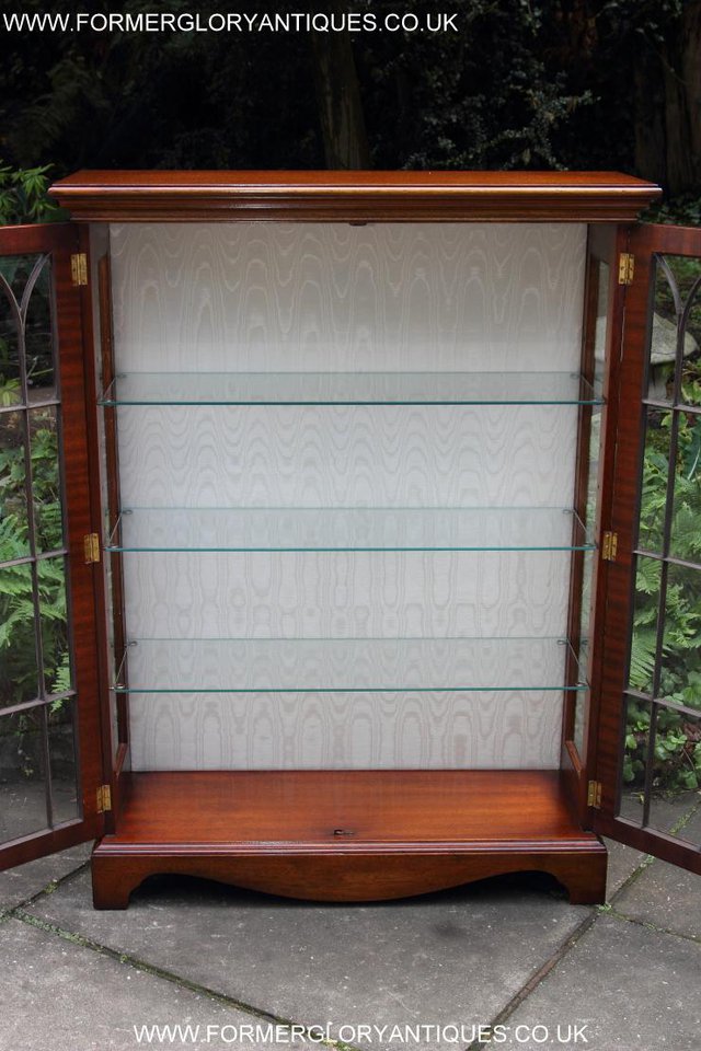Image 14 of BEVAN FUNNELL MAHOGANY DISPLAY CHINA CABINET BOOKCASE