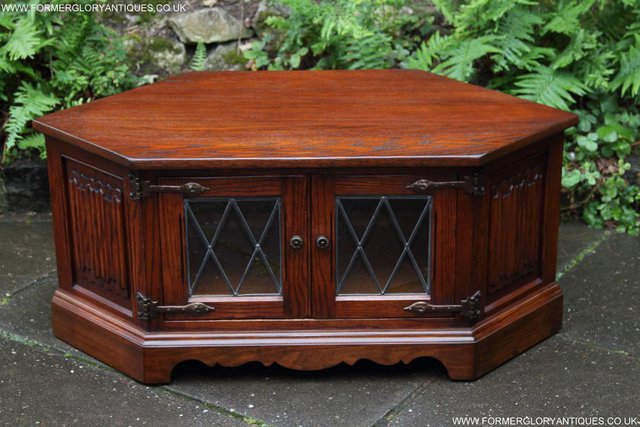 Preview of the first image of OLD CHARM JAYCEE TUDOR OAK TV HI FI DVD CD STAND CABINET.