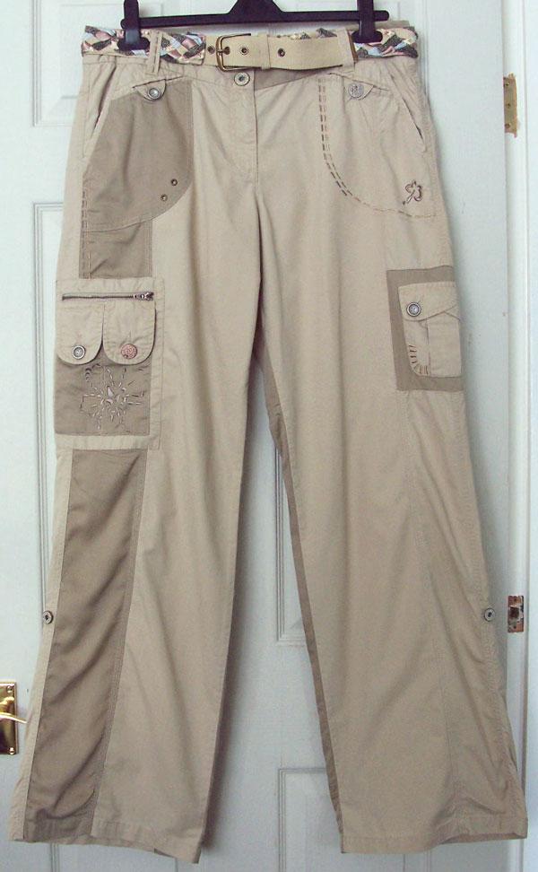 Preview of the first image of GORGEOUS LADIES CASUAL/CROP TROUSERS BY NEXT SZ 14L B17.
