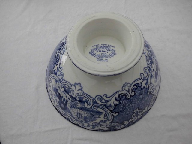 Image 3 of Antique George Jones Abbey fruit bowl