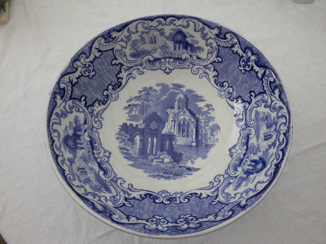 Image 2 of Lovely antique blue and white bowl