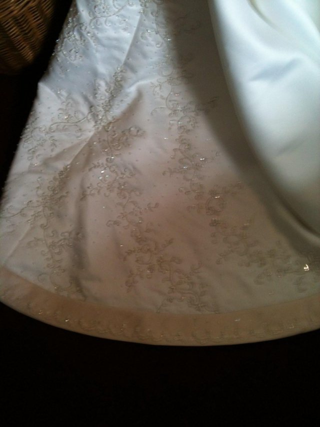 Image 5 of beautiful....brand...new... wedding.. dress .size .14