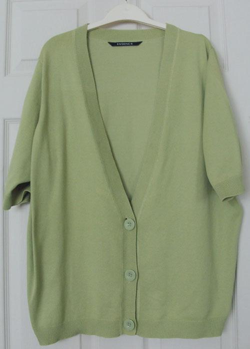 Preview of the first image of LADIES GREEN SHORT SLEEVE CARDIGAN BY ESSENCE SZ 22/24  B11.