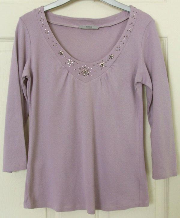 Preview of the first image of PRETTY LADIES LONG SLEEVE TOP BY MARKS & SPENCER - SZ 8 B11.