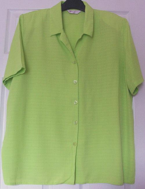 Preview of the first image of PRETTY LADIES LIME GREEN BLOUSE BY BON MARCHE - SZ 20 B1.