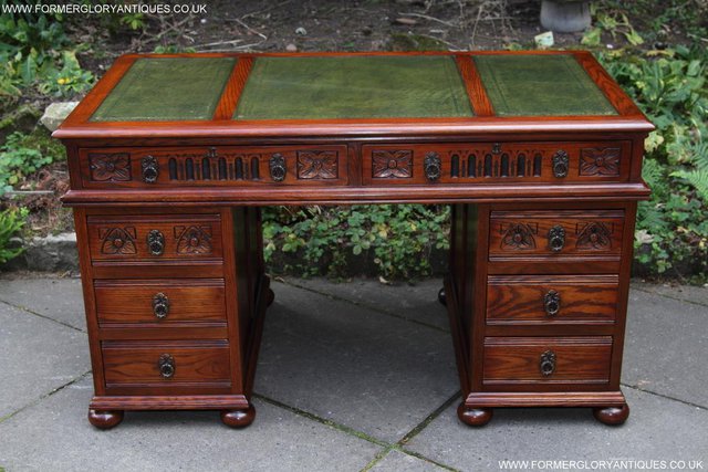 Preview of the first image of OLD CHARM OAK PEDESTAL COMPUTER OFFICE WRITING DESK TABLE.