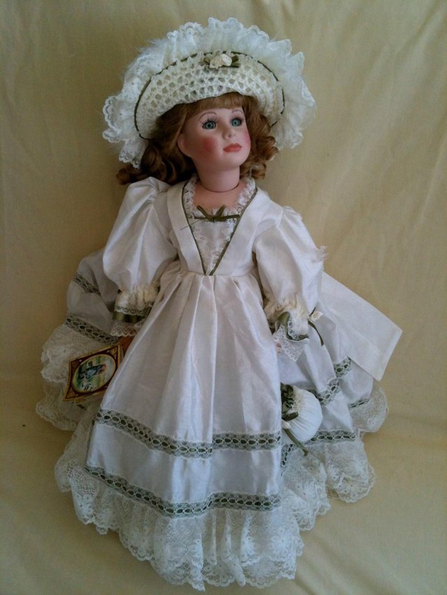 Image 3 of Lady Helena 1997 Alberon doll of the year