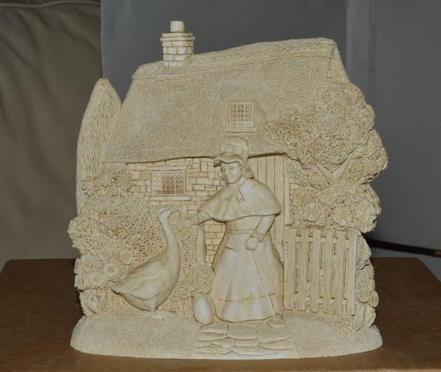 Preview of the first image of Lilliput Lane - Old Mother Goose (P.Y.O).