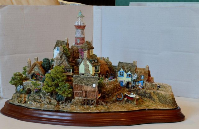 Image 3 of Lilliput Lane - Out of the Storm Ltd Edition