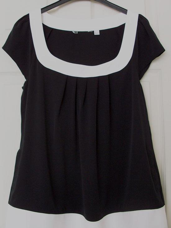 Preview of the first image of PRETTY LADIES BLACK & WHITE TOP BY NEXT - SZ 12   B6.