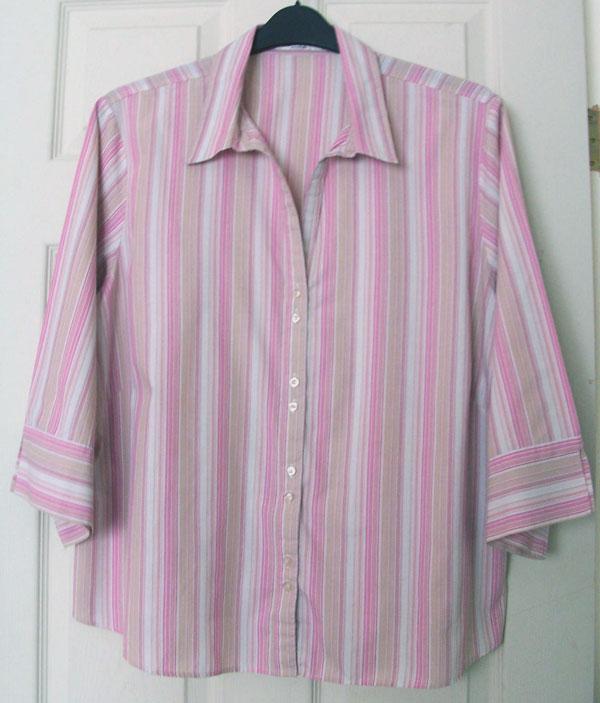 Preview of the first image of PRETTY LADIES PINK STRIPE BLOUSE BY GEORGE - SZ 24 B6.