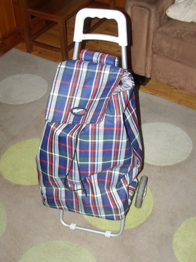 Preview of the first image of Marketeer shopping trolley..