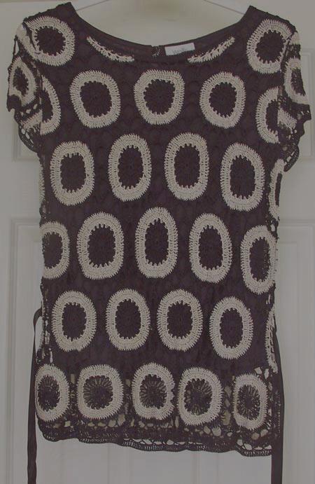 Preview of the first image of LADIES BLACK & BEIGE CROCHETED TOP BY WALLIS - SZ L   B21.