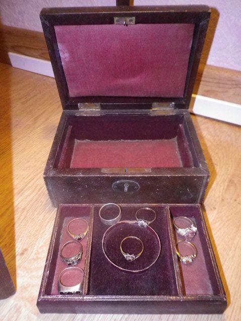 Image 2 of Very old Jewellery box