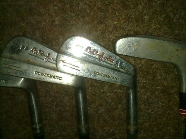 Preview of the first image of Vintage 1940s Arthur D'Arcy "Bobby" Locke Golf clubs and Bag.