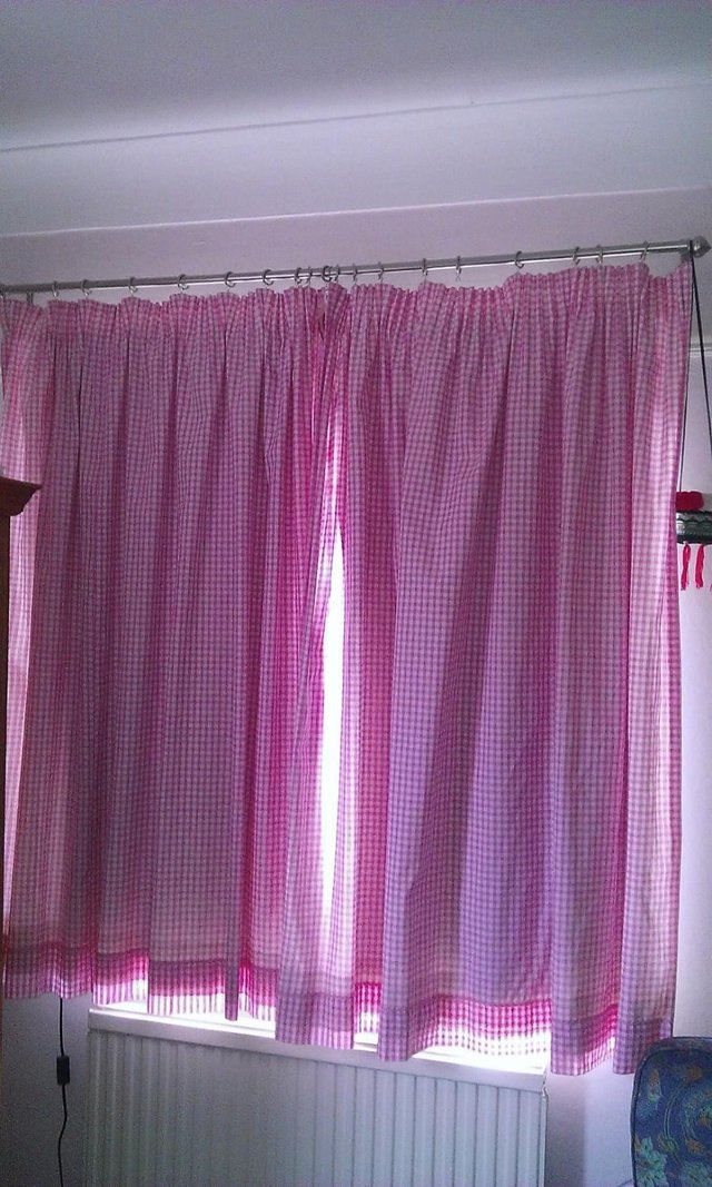 Preview of the first image of gingham curtains.