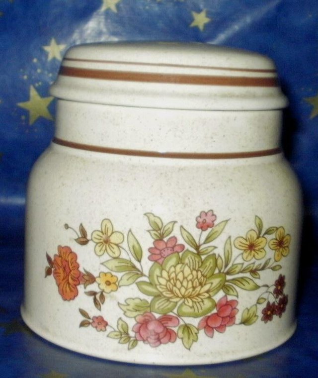 Preview of the first image of ROYAL DOULTON SUGAR BOWL.