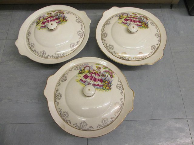 Preview of the first image of 1940's / 1950's Tureens with lids x3.