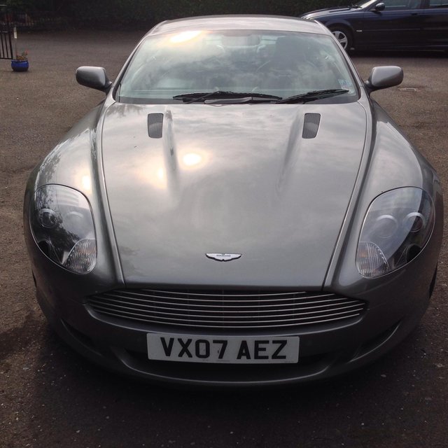 Image 3 of Aston martin db9