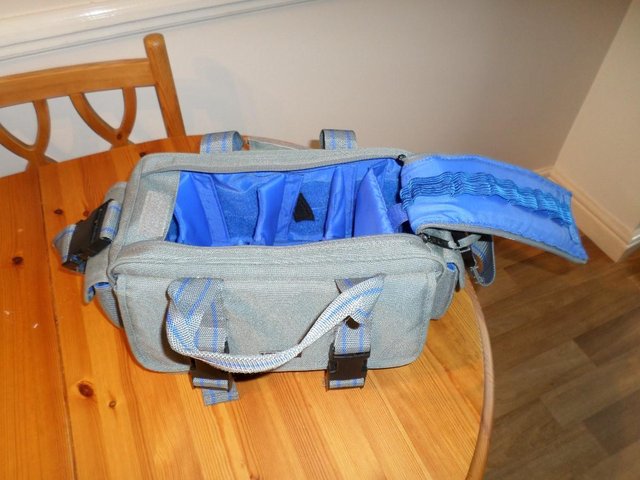 Preview of the first image of camera bag.