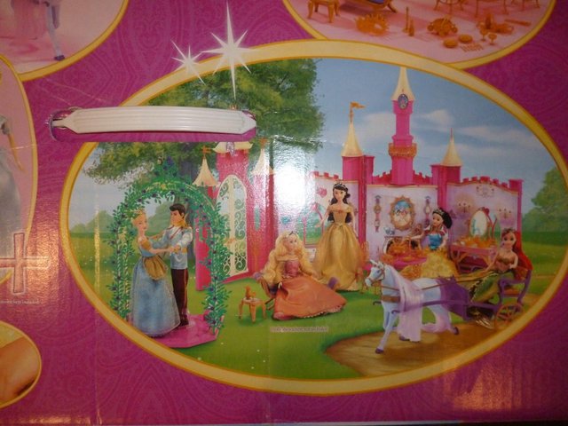 Image 2 of Disney Princess Glitter Castle