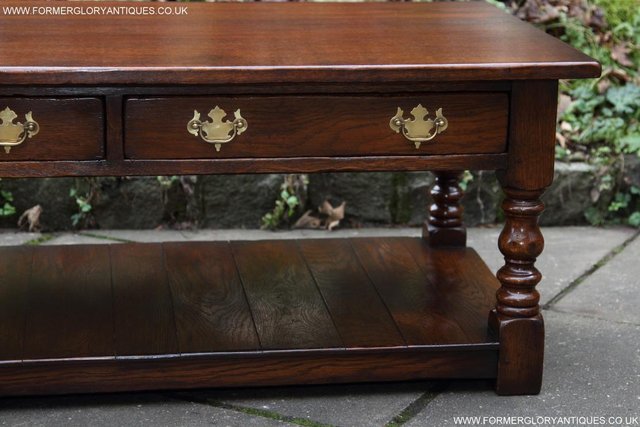Image 44 of A TITCHMARSH GOODWIN STYLE OAK COFFEE PHONE SIDE LAMP TABLE