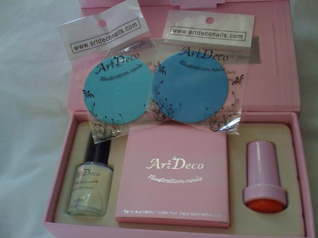 Preview of the first image of Professionel Nail Art Kit.