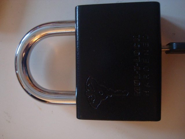 Image 2 of BLACK SPUR PADDLOCK WITH 1 KEY