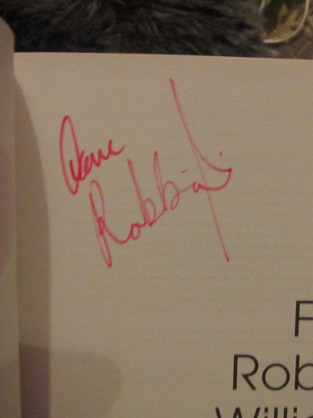 Image 2 of ROBBIE WILLIAMS HAND SIGNED BOOK
