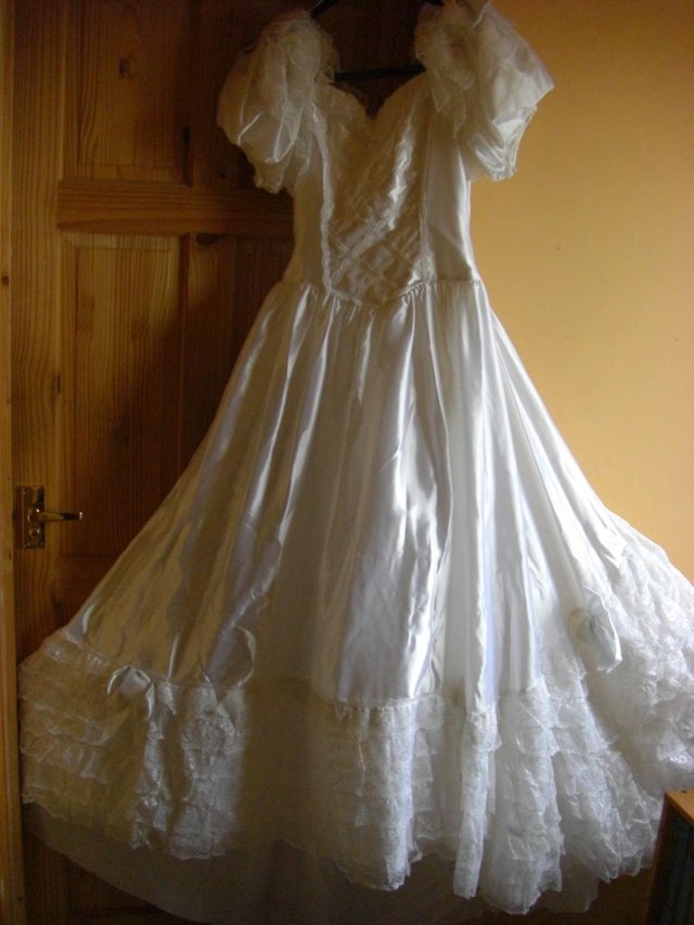 Preview of the first image of Wedding Dress (Satin & Lace) - Size 8.