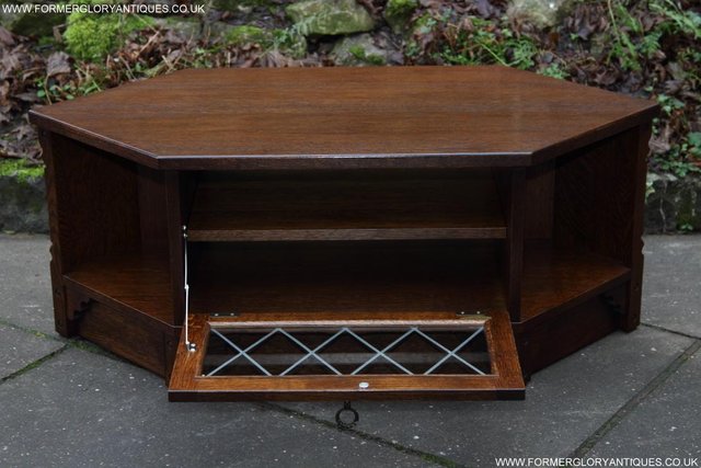 Image 2 of OLD MILL / CHARM DARK OAK TV HI FI CD STAND TABLE CABINET
